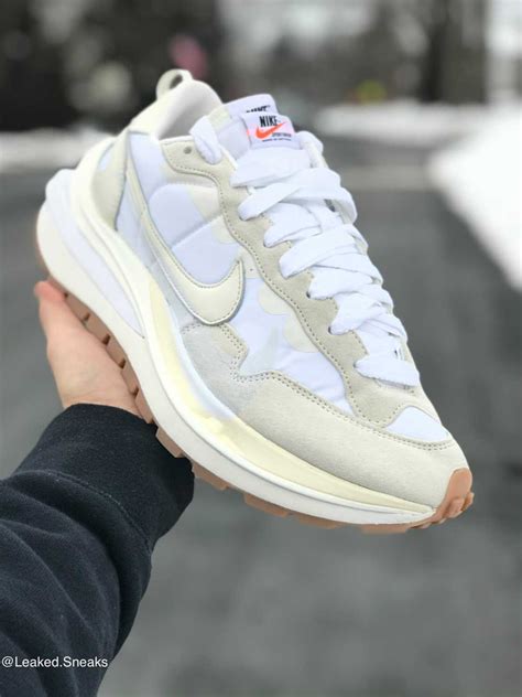 nike sacai vaporwaffle fake - Nike vaporwaffle Sacai sail gum.